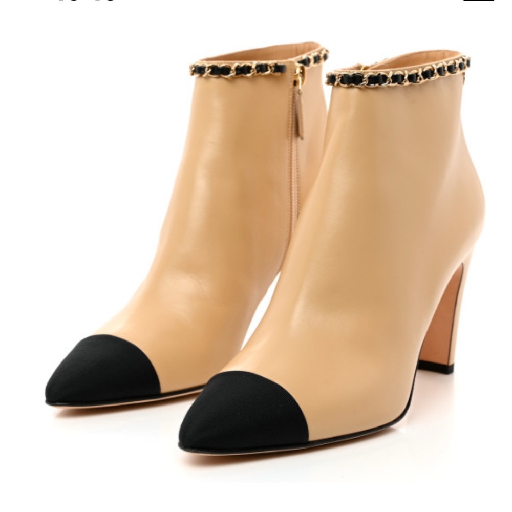 Chanel 2020 Interlocking CC Logo Ankle Boots from the Cruise Collection. Size 38
